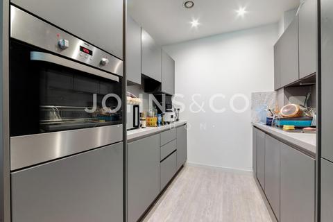 2 bedroom flat to rent, Chamberlain Court,15 Ironworks Way, London, E13