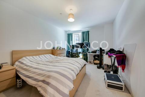 2 bedroom flat to rent, Chamberlain Court,15 Ironworks Way, London, E13
