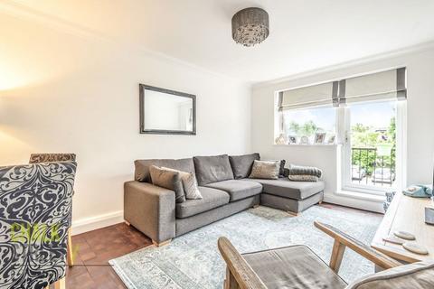 2 bedroom apartment for sale, Regent Court, Main Road, Gidea Park, RM2