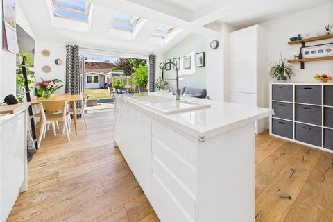 3 bedroom terraced house for sale, Garden Road, Walton-On-Thames