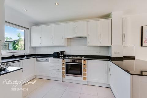 21 Rangers Square, London, SE10 8HR