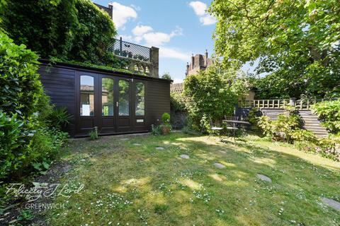 21 Rangers Square, London, SE10 8HR