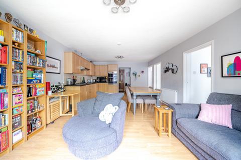 2 bedroom apartment for sale, Victoria Road, Ruislip