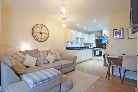 2 bedroom apartment for sale, Cheam Road,  Epsom, KT17