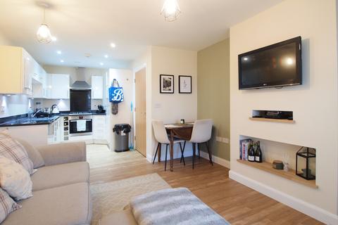 2 bedroom apartment for sale, Cheam Road,  Epsom, KT17
