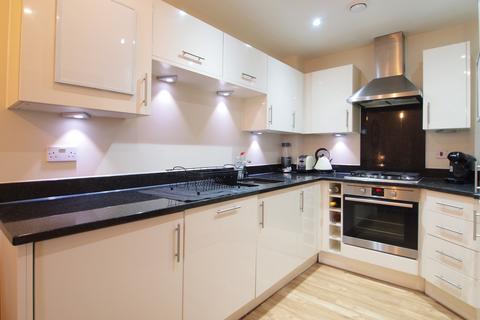 2 bedroom apartment for sale, Cheam Road,  Epsom, KT17