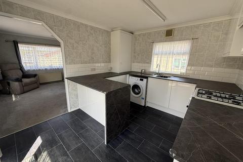 2 bedroom mobile home for sale, Barnet Lane, Elstree WD6