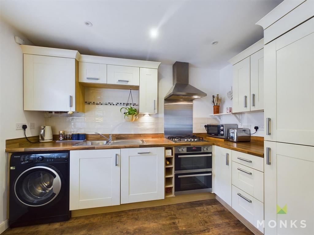 CAM01348 G0-PR0458-STILL008.jpg