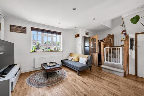 16 Prestbury Square, London, SE9 4NA