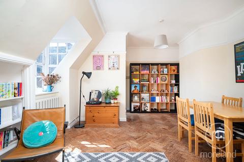 4 bedroom flat for sale, Hampstead Way, London NW11