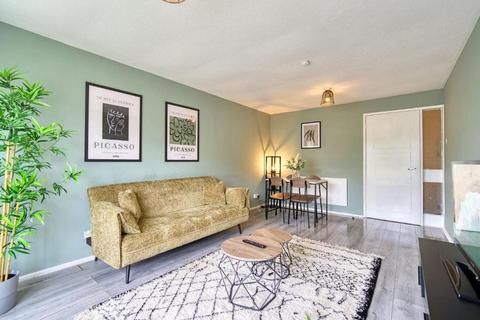 2 bedroom flat to rent, 98 Buccleuch Street, G3