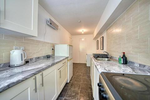 2 bedroom flat to rent, 98 Buccleuch Street, G3