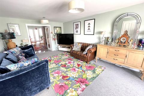 4 Warneford Crescent, Longhedge, Salisbury, SP4 6SB