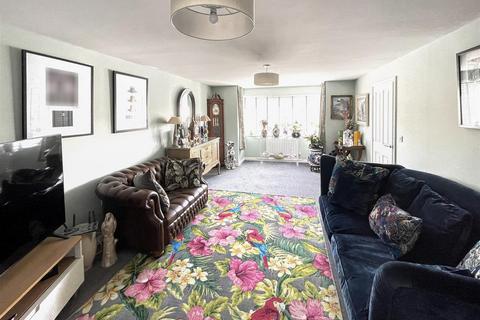 4 Warneford Crescent, Longhedge, Salisbury, SP4 6SB