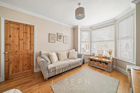 3 bedroom semi-detached house for sale, Henslow Road, Ipswich, IP4