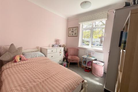 2 bedroom ground floor maisonette for sale, Kingsley Grove, Reigate, Surrey