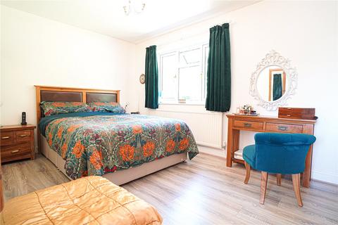 11 Yonder Way, Wanborough, Swindon, SN4 0BX
