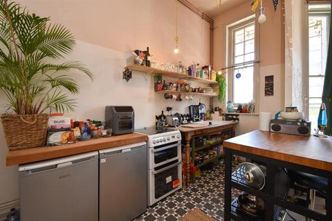 2 bedroom flat for sale, Church Road, St Leonards-On-Sea