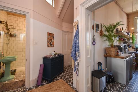2 bedroom flat for sale, Church Road, St Leonards-On-Sea