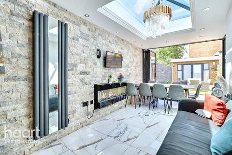 undefined, Vicarage Road, Leyton