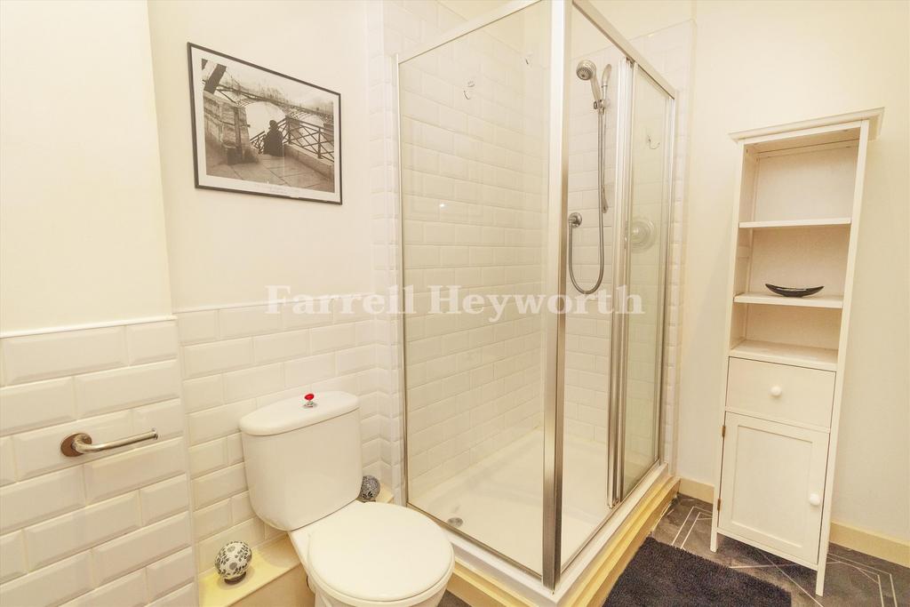 En suite view 2