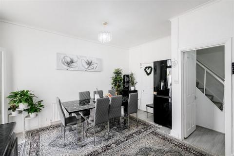 21 Violet Road, London, E17 8HZ