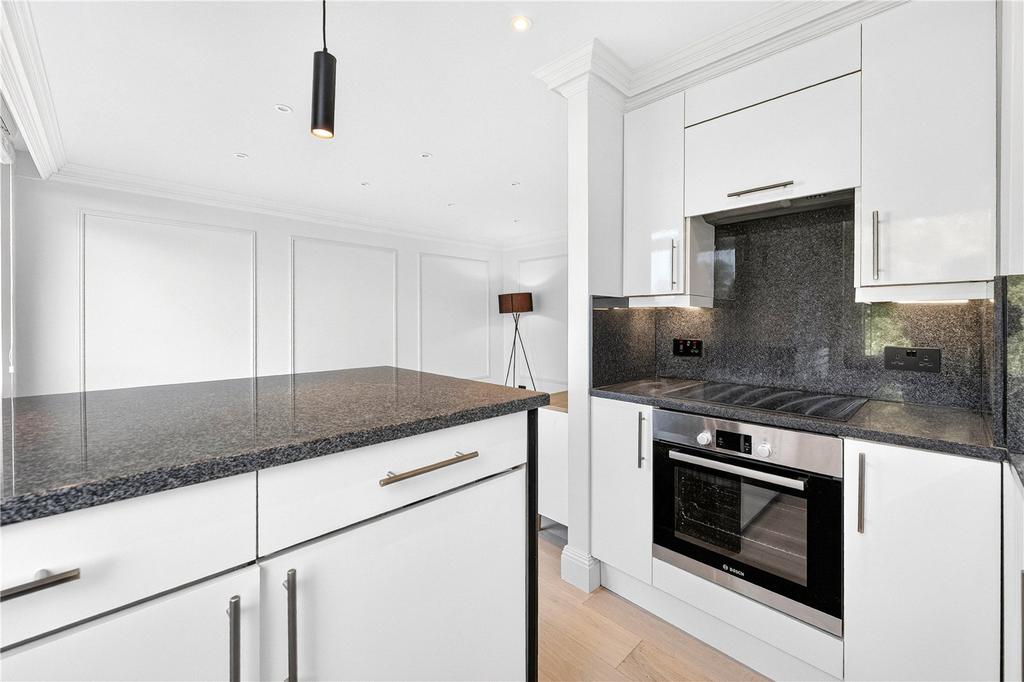 Apartment in St. John's Wood - More