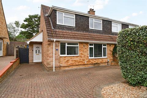 4 bedroom semi-detached house for sale, Whitley Road, Yateley GU46