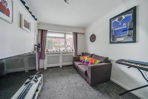 4 bedroom semi-detached house for sale, Whitley Road, Yateley GU46