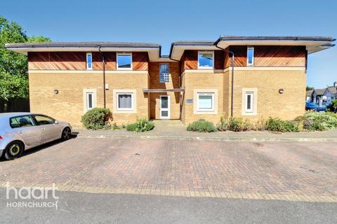 2 bedroom flat for sale, Stafford Avenue, HORNCHURCH