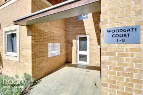 2 bedroom flat for sale, Stafford Avenue, HORNCHURCH