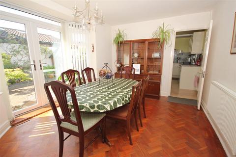 4 bedroom detached bungalow for sale, Heol Ifor, Cardiff