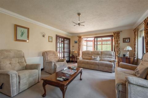3 bedroom detached bungalow for sale, Halifax Road