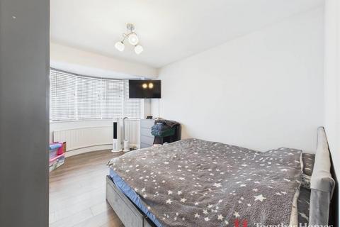 43 Coronation Drive, Hornchurch, RM12 5BP