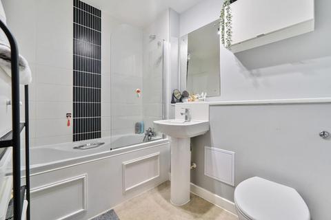2 bedroom block of apartments for sale, Reading,  Berkshire,  RG30
