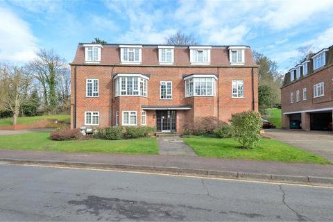 31 Craigmount, Radlett, WD7 7LW