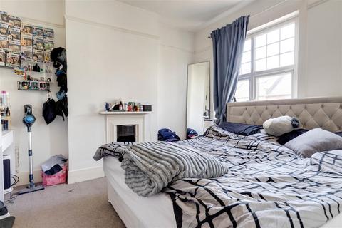 33 Mill Road, London, SW19 2NE