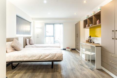 1 bedroom in a flat share to rent, Twin Premium Studio, Opto Village, LU1