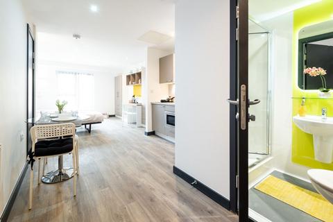 undefined, Twin Premium Studio, Opto Village, LU1