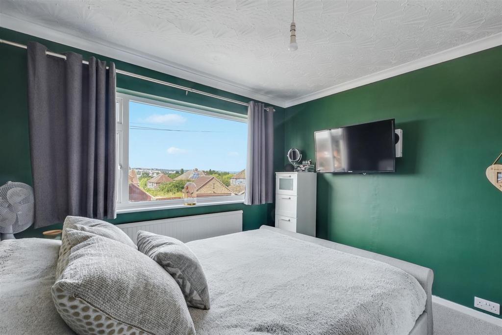 Bedroom 1 4.jpeg
