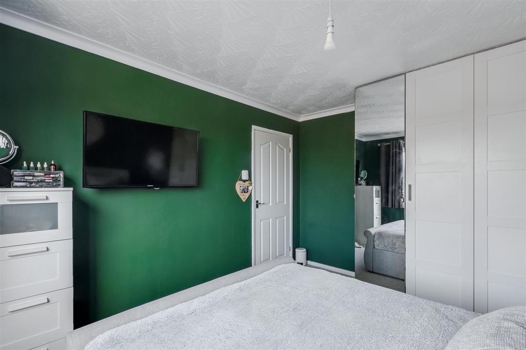 Bedroom 1 3.jpeg