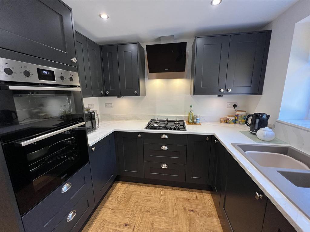Kitchen/dining/living