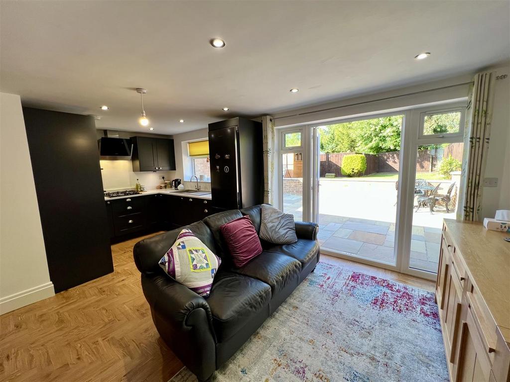 Kitchen/dining/living