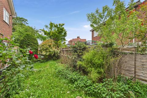 342d Bury Street West, London, N9 9LA