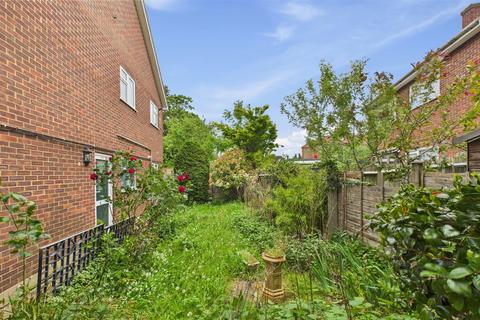 342d Bury Street West, London, N9 9LA