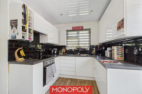 6 Bryn Onnen, Denbigh, LL16 3PJ