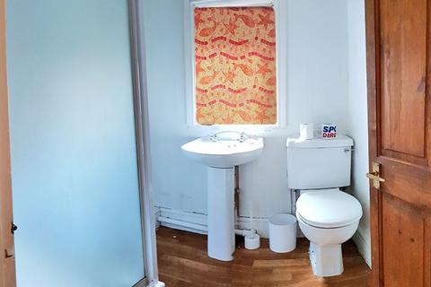 4 bedroom terraced house to rent, Landcross Road, Manchester M14