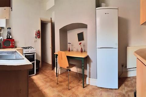 4 bedroom terraced house to rent, Landcross Road, Manchester M14