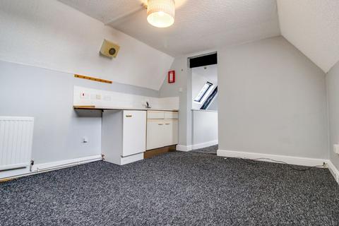 Studio to rent, Sheep Street, Swindon SN6