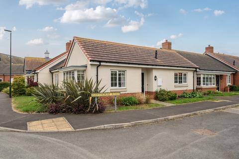2 bedroom semi-detached bungalow for sale, Hawthorne Road, Humberston, Grimsby, Lincolnshire, DN36